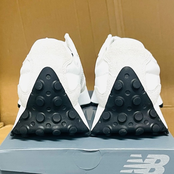 New Balance 327 Casual Sneakers Shoes White Leather Green Logo size 9.5 - Picture 4 of 4